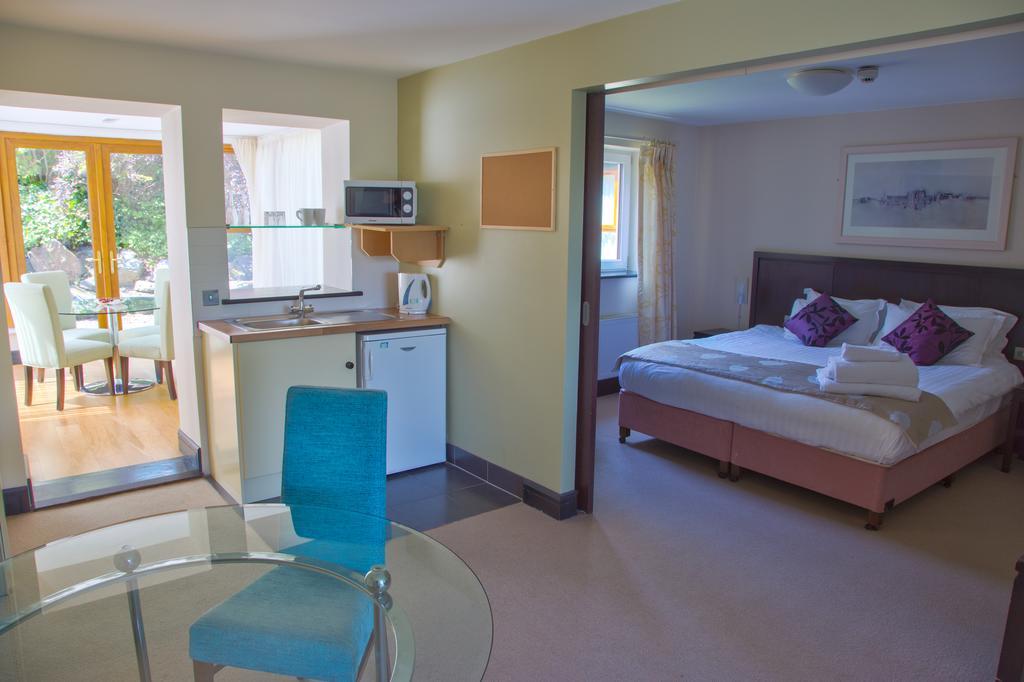 Hotel & Kinsale