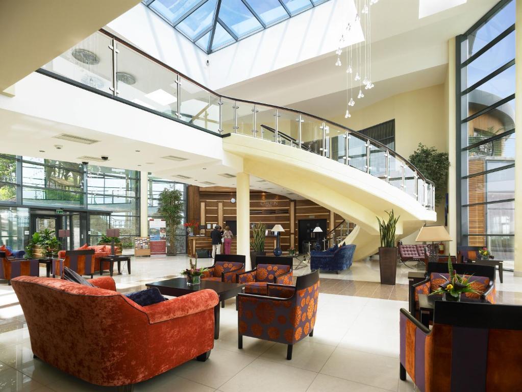 Hotel & 4*